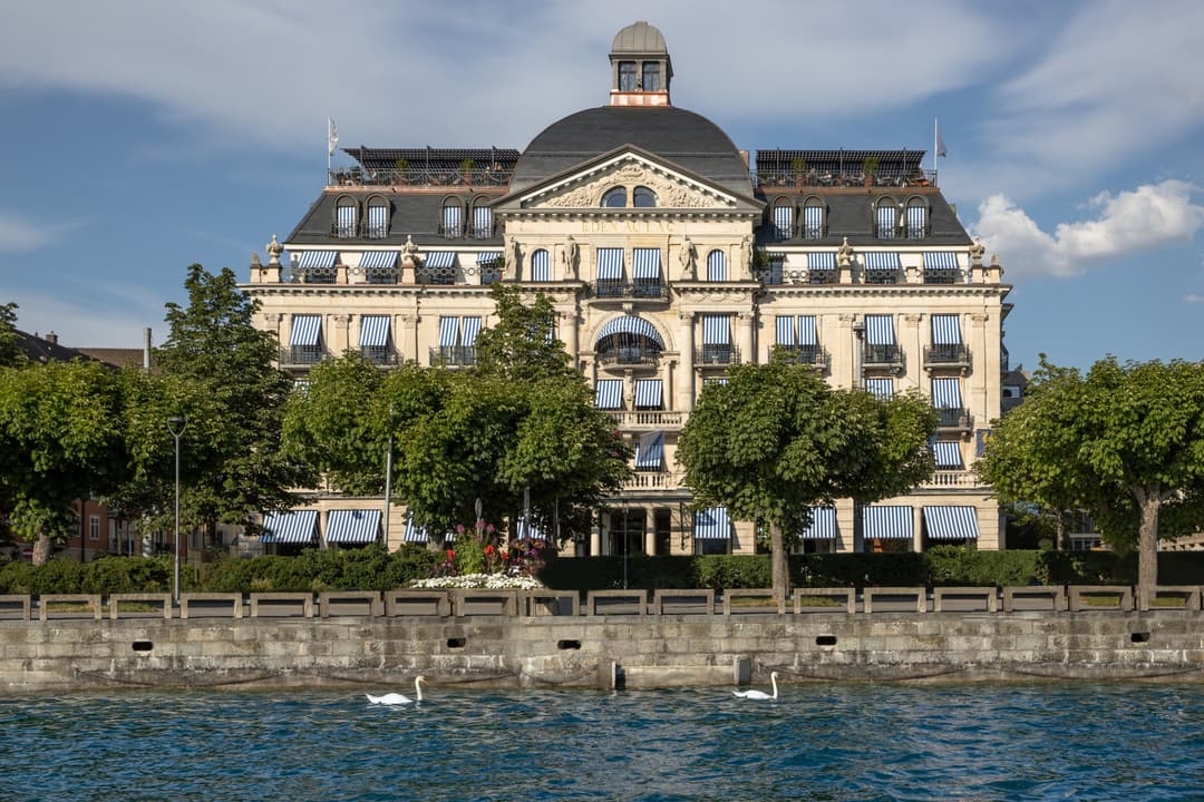 The lakefront facade of La Réserve Eden au Lac Zurich