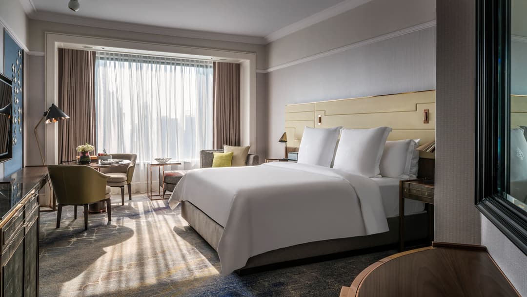 Guest room at Four Seasons Hotel Singapore
