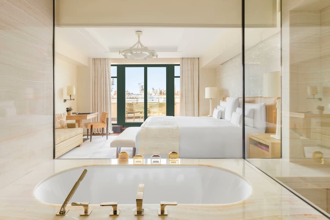 Guest room at Cheval Blanc Paris