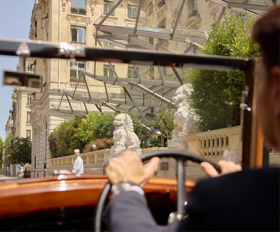 Arrival entrance at The Peninsula Paris