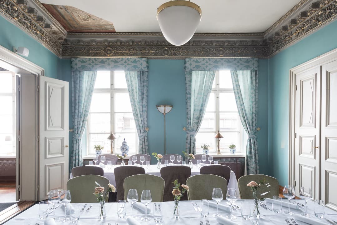 Dining at Hotel Haven