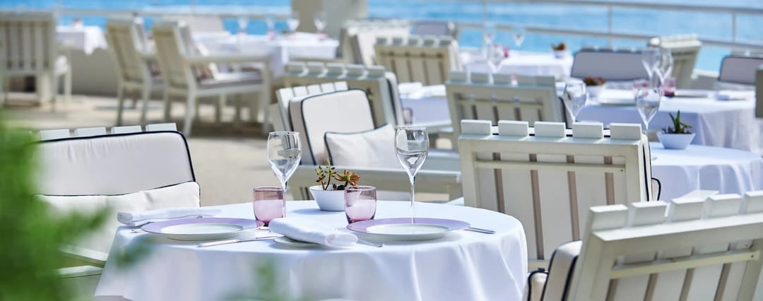 Monte-Carlo Beach, dining