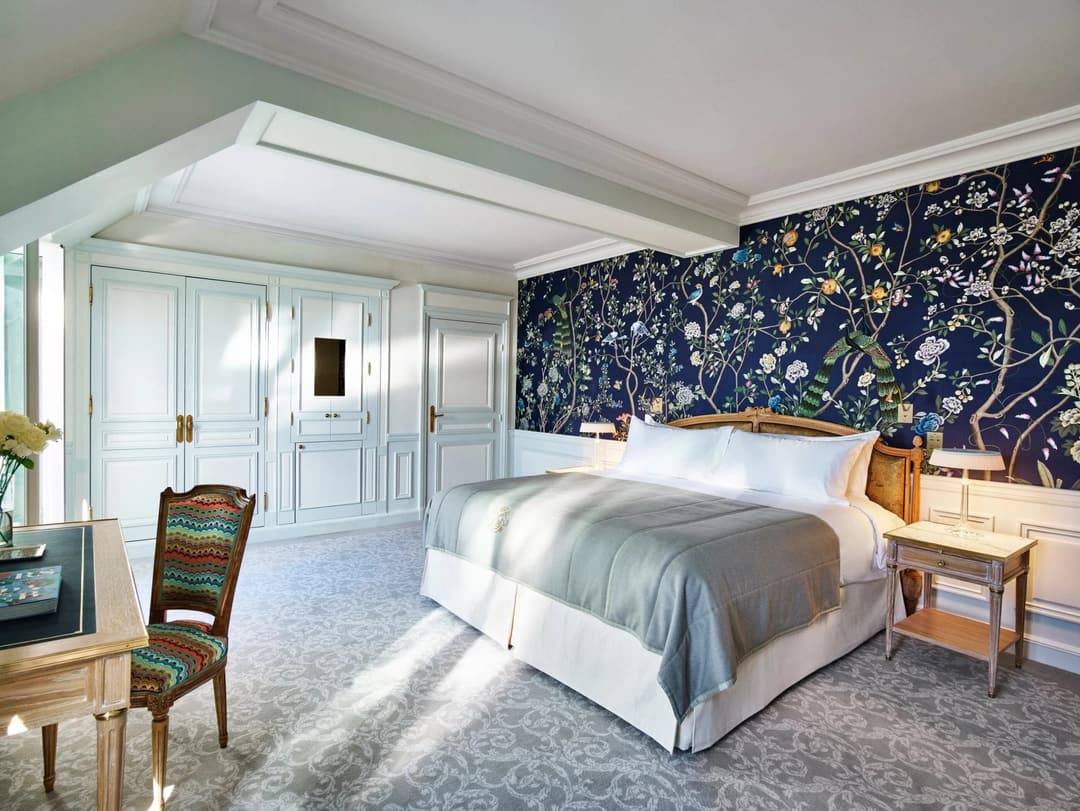 Guest room at Le Meurice, Paris