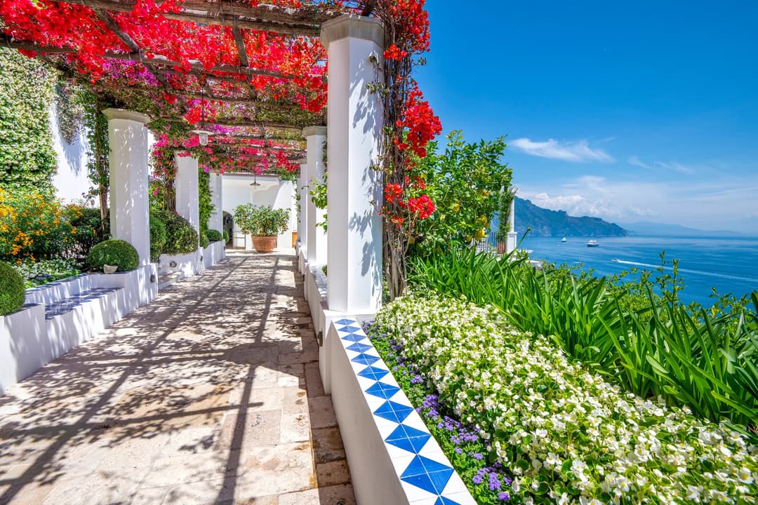 Arrival entrance at Borgo Santandrea, Conca dei Marini