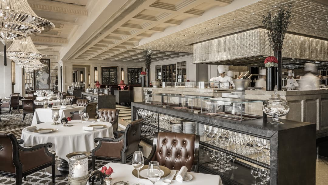Restaurant at Four Seasons Hotel Hong Kong