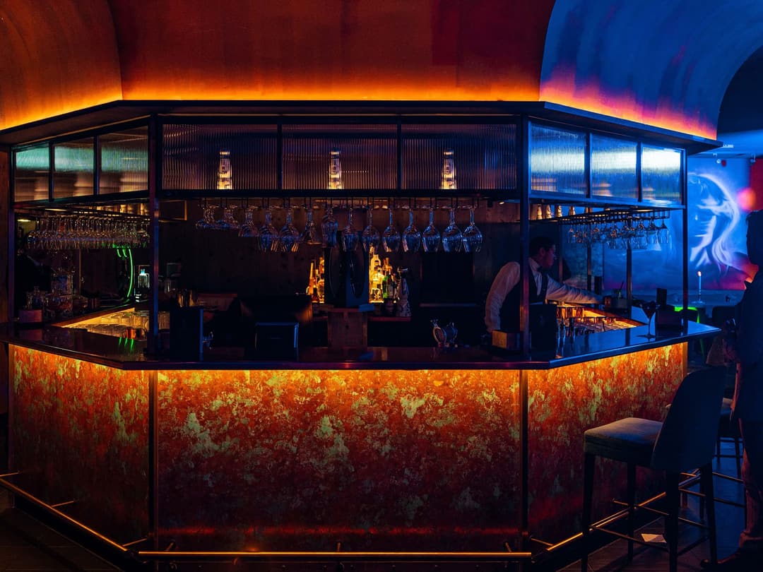 Badrutts Palace Food And Beverage Restaurants Clubs Bar Kings Social House Interior Bar, Badrutt's Palace Hotel
