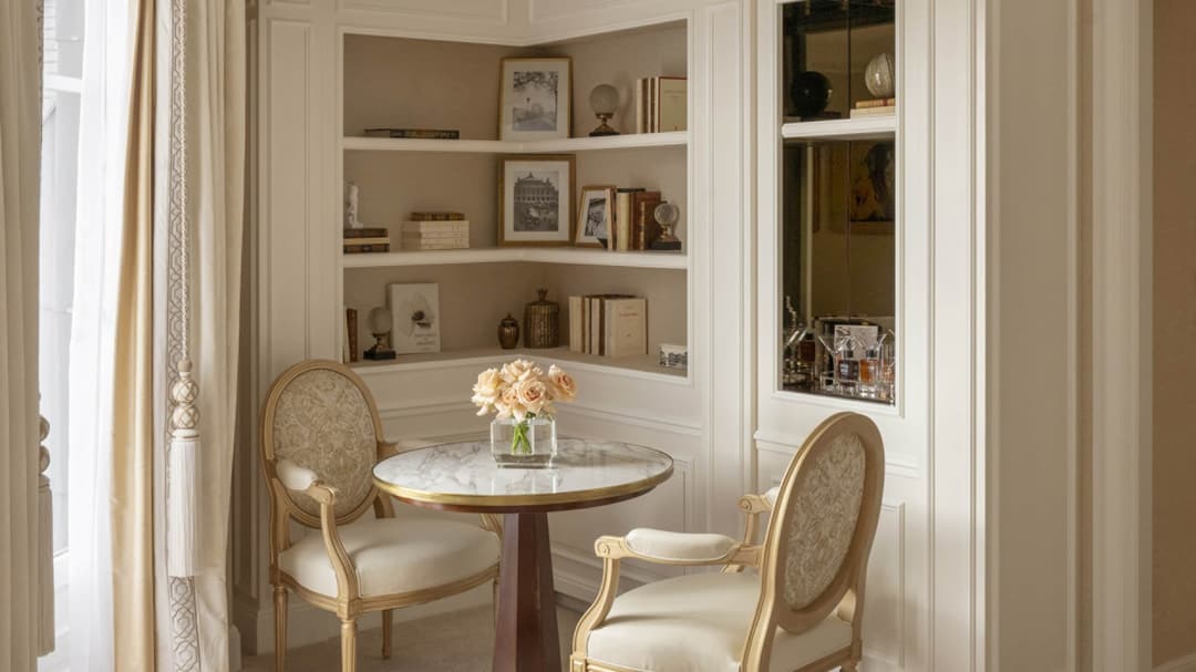 Lounge at Four Seasons Hotel George V, Paris