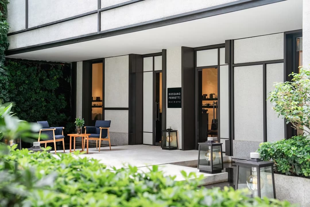 Arrival entrance at Rosewood Hong Kong