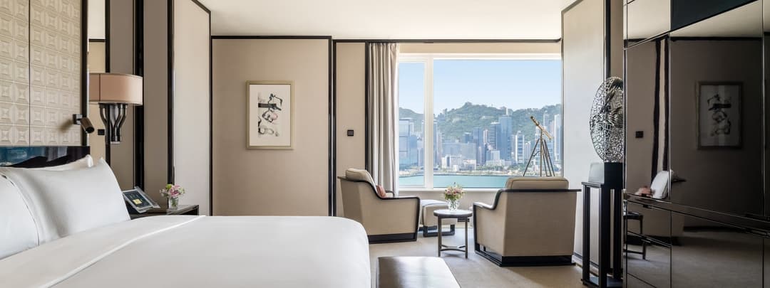 Grand Deluxe Harbour View Suite, The Peninsula Hong Kong