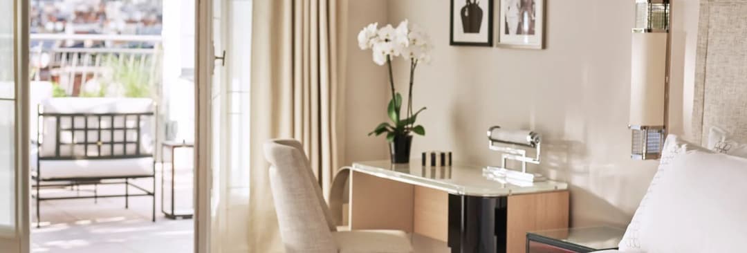 Hôtel Plaza Athénée, Terrace Duplex Suite